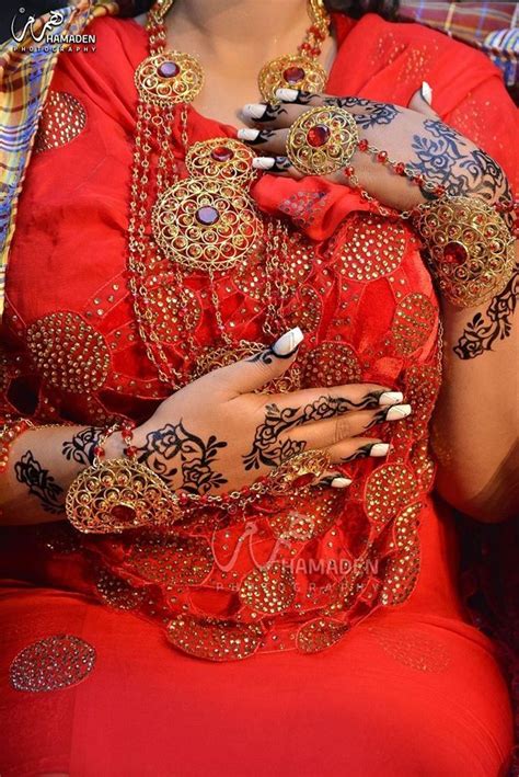 Sudanese bride | Somali wedding, Black henna, Sudanese clothing