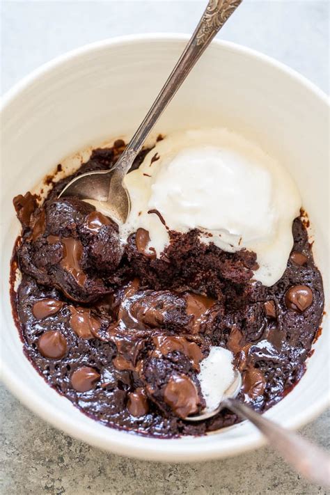 1-Minute Microwave Brownie in a Mug (No Egg!) - Averie Cooks