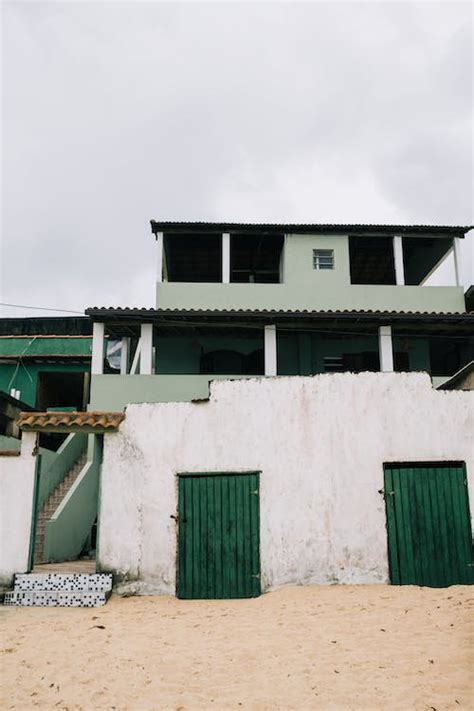 Facade of an Old House on the Beach · Free Stock Photo