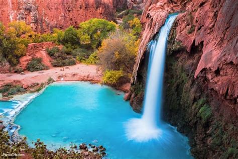 Swim under the Havasu Falls in the Grand Canyon, USA - PandoTrip.com