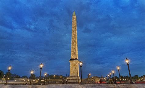 The Luxor Obelisk in place de la Concorde at night