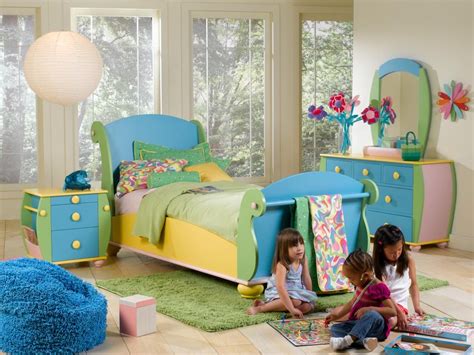 Family Comes Together When Decorating Kid’s Bedroom | My Decorative