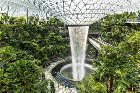 How to Visit the Singapore Jewel Waterfall on an Airport Layover