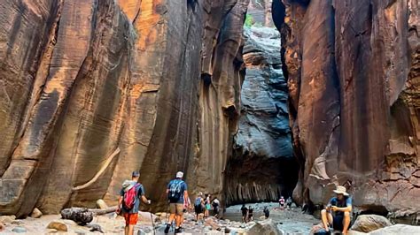 Hike the Narrows (Zion) to Wall Street - HikingGuy.com