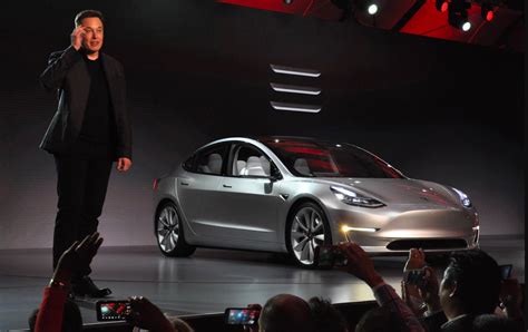 Hiptoro: Amid Tesla Model 3 Delivery Issues, Elon Musk is Still Winning ...