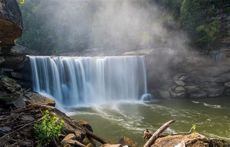 14 Jaw-Dropping Waterfalls in Kentucky (+ Map!)