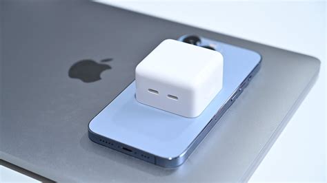 Hands on with Apple's new dual-output USB-C chargers | AppleInsider