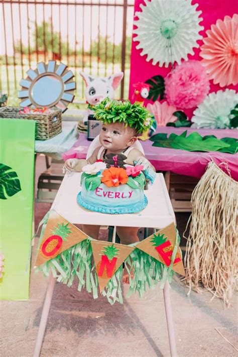 Everly's Moana-Inspired First Birthday Party - Vandi Fair