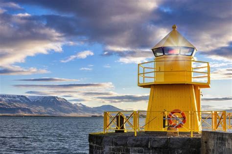 A Complete Guide to the Iceland Lighthouses