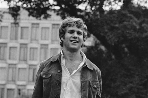 Ryan O’Neal, ‘Love Story’ and ‘Barry Lyndon’ Star, Dies at 82