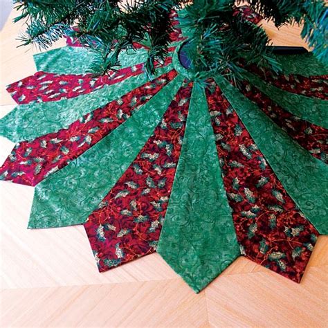 20 Free Quilted Christmas Tree Skirt Patterns | Guide Patterns