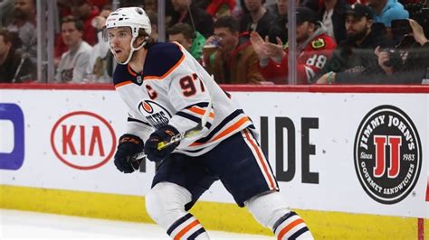 Oilers' Connor McDavid tests positive for COVID-19 | CBC Sports