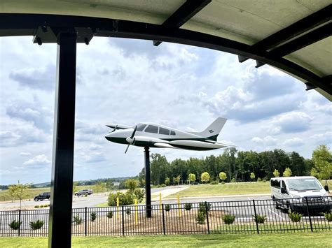 GREENVILLE DOWNTOWN AIRPORT - Updated December 2024 - 13 Photos - 100 ...