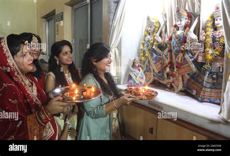 Rama and sita diwali hi-res stock photography and images - Alamy