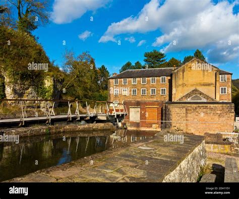 Factory buildings at Cromford Mill the world's first water powered ...