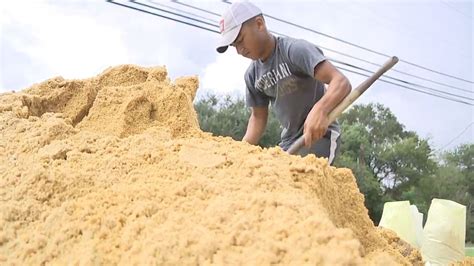 Where you can pick up sandbags in Southeast Texas