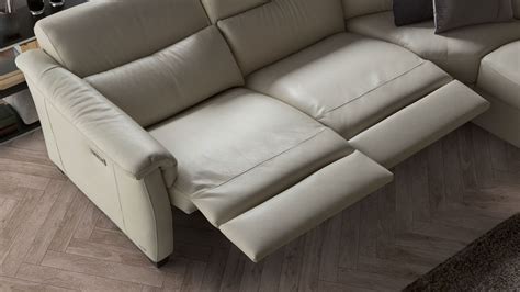 Natuzzi Leather Recliner Sofa Reviews | Baci Living Room