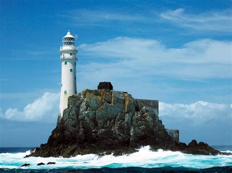 12 Best Lighthouses in Ireland: Coastal Gems You Can't Miss