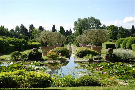 The Provence Post: Five Gorgeous Provence Gardens to Visit