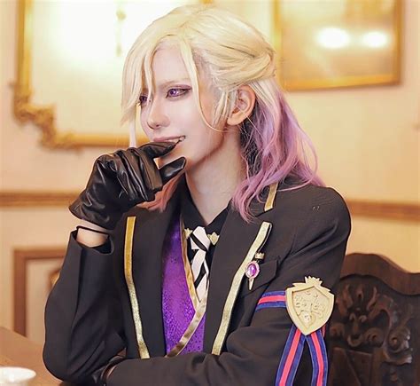 ♦TWISTED WONDERLAND Vil Schoenheit♦ | Cosplay characters, Twist, Cosplay