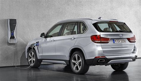 BMW X5 xDrive40e plug-in hybrid revealed