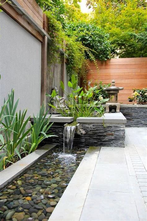 30+ Unordinary Water Feature Front Yard Backyard Landscaping Ideas