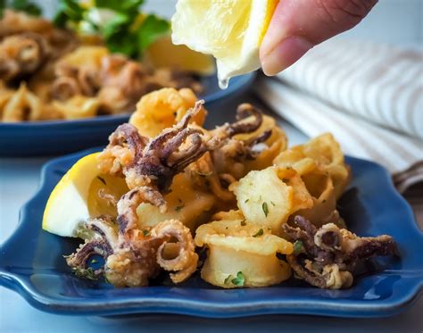 Fried Calamari Recipe - How to Make Crispy and Delicious Calamari!