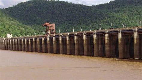 Amid floods in Brahmani river, Rengali dam authorities close 3 sluice ...