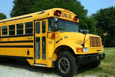 Here’s Why School Buses Are Yellow and Don’t Have Seat Belts