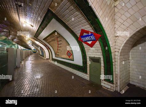 Interior of former Chamberi Station of Madrid Metro with old Subway ...