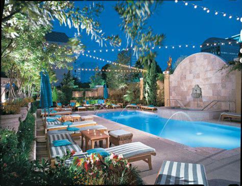 House Hunting in Dallas? Stay at Hotel ZaZa & Make it a Vacation While You're at It!