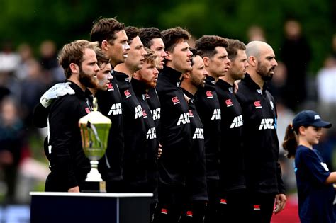 New Zealand's players line up for their anthem | ESPNcricinfo.com