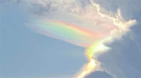 This Beautiful 'Fire Rainbow' Was Just Captured Over Florida