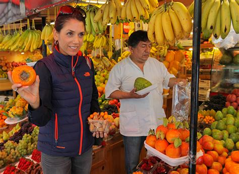 A Must Taste Guide to Fruit in Peru