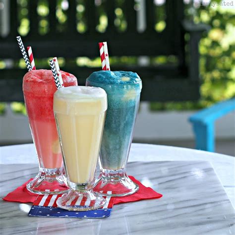 Patriotic Ice Cream Sodas - www.simplysated.com