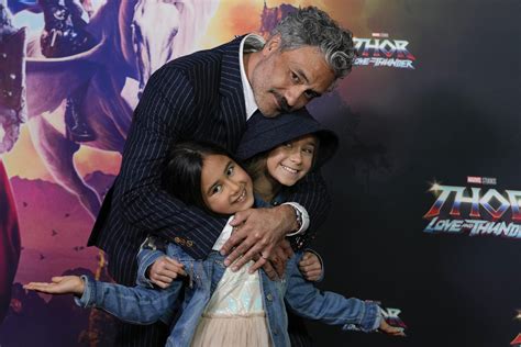 Taika Waititi takes a hammer to Thor in 'Love & Thunder' | AP News