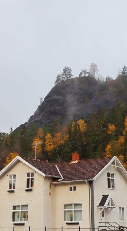 A Building in Mountains · Free Stock Photo