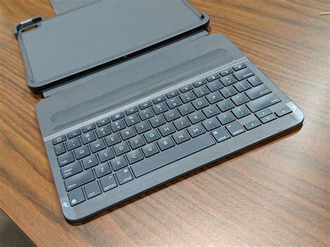 Logitech Slim Folio Pro Keyboard for iPad Apple 11-inch Review - TechWeLike