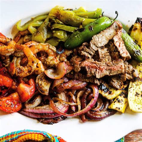 easy grilled skirt steak fajitas and shrimp – A cook named Rebecca