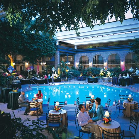 Indoor/outdoor pool | The Sheraton Atlanta Hotel's signature… | Flickr