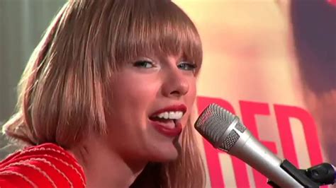 Taylor Swift 22 First Performance - YouTube