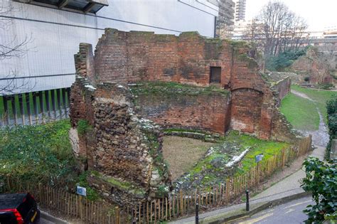 Incredible pictures show the ruins of ancient Roman city of Londinium ...