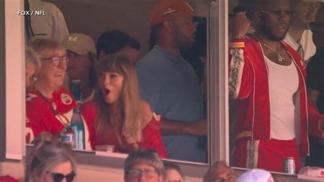 Taylor Swift makes appearance at KC Chiefs game - Good Morning America