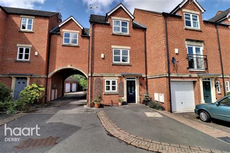 New Orchard Place, Mickleover 4 bed townhouse - £350,000