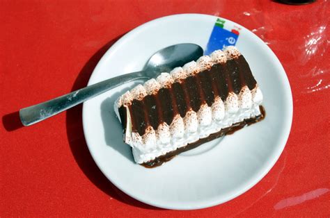 Viennetta ice cream cake is coming back to the U.S. and ‘90s kids can’t ...