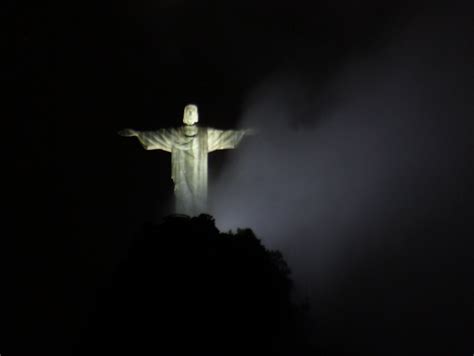 Christ the Redeemer statue at night | Gabriel Rocha | Flickr