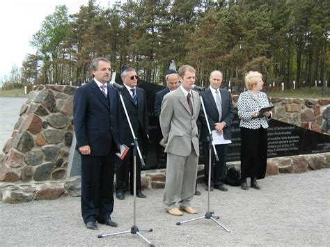 Dedication of the Memorial to the Jews of Liepaja-victims of the ...