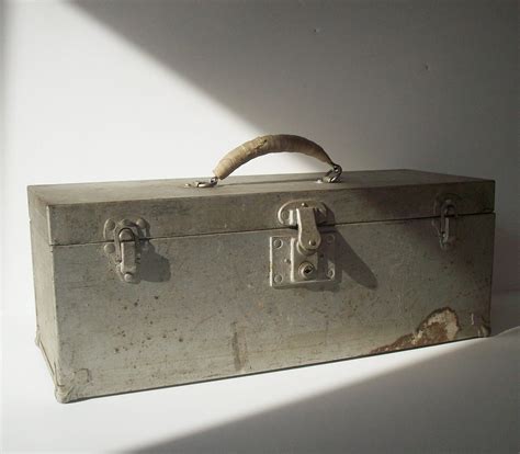 Vintage Metal Tool Box with Handle / Distressed / Silver Gray