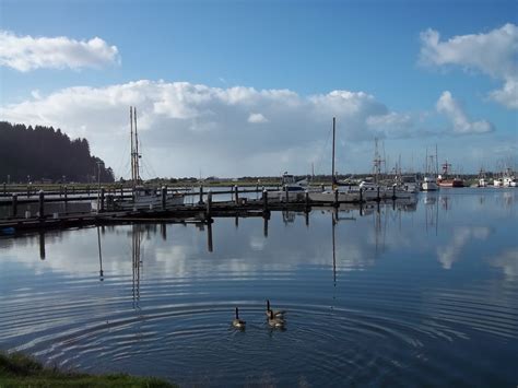 Casing Oregon: Winchester Bay and Umpqua Lighthouse