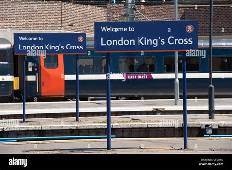 Welcome platform signs at Kings Cross railway Station, London Stock Photo: 39620209 - Alamy